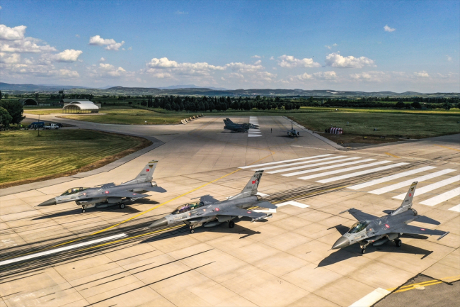 Türk Hava Kuvvetleri'nin "Şahin"leri Öncel Filo'da yetişiyor
